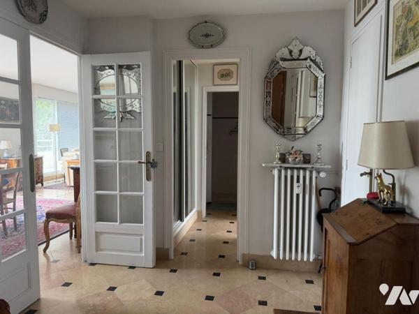 CAEN - Jardin des Plantes - T5 - 2 chambres poss 3 - Balcon - 2 Garages.