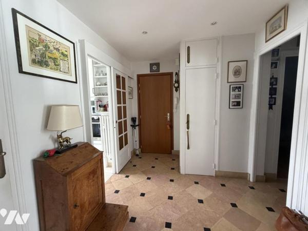 CAEN - Jardin des Plantes - T5 - 2 chambres poss 3 - Balcon - 2 Garages.