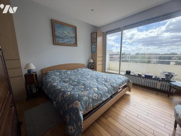 CAEN - Jardin des Plantes - T5 - 2 chambres poss 3 - Balcon - 2 Garages.