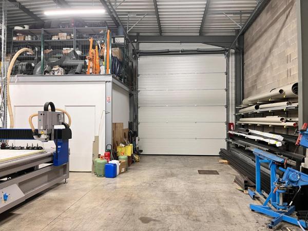 Entrepôt et bureaux à louer à Cormontreuil dans la Marne (51350), ref : 51083/LOCA/971