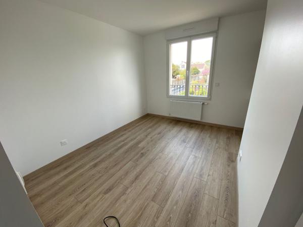 Exclusivité GUY HOQUET DE MORET : Bel appartement de 58 m2 au 1er Etage d'un immeuble construit en 2021