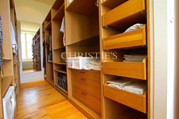 Magnifique château avec vignoble proche de Bordeaux.