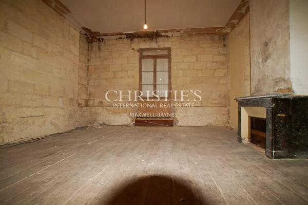 Magnifique château avec vignoble proche de Bordeaux.