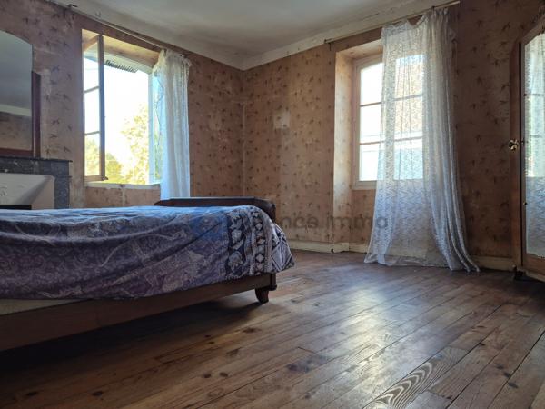 À vendre - Maison ancienne, 11 pièces située à Navarrenx (64190)