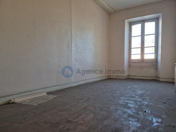 À vendre - Maison ancienne, 11 pièces située à Navarrenx (64190)