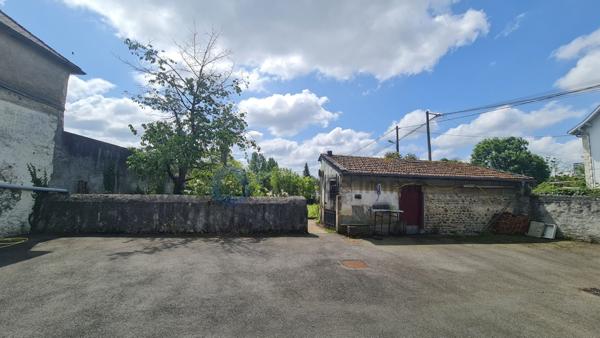 À vendre - Maison ancienne, 11 pièces située à Navarrenx (64190)