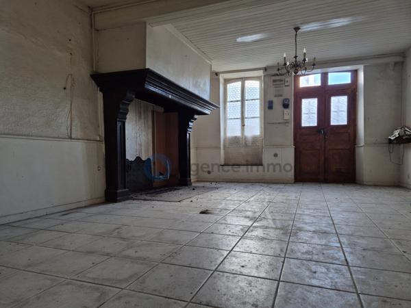 À vendre - Maison ancienne, 11 pièces située à Navarrenx (64190)