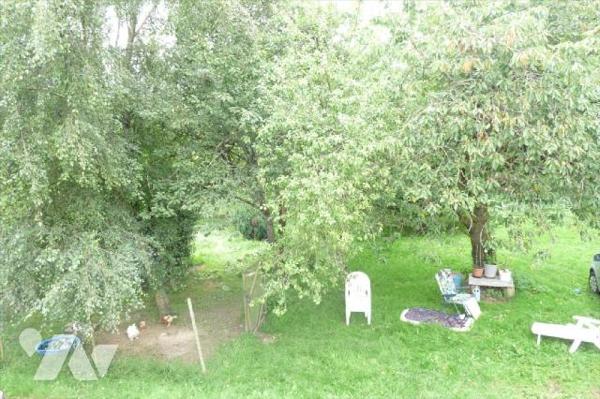 A vendre à Champgenéteux(53), une maison en pierres comprenant une entrée-couloir, cuisine-sall...