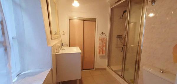 Maison de village en pierre – Serviès (commune d’Avène) – 100 m² – Terrasses et jardin.