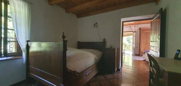 Maison de village en pierre – Serviès (commune d’Avène) – 100 m² – Terrasses et jardin.