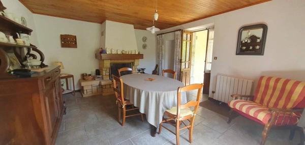 Maison de village en pierre – Serviès (commune d’Avène) – 100 m² – Terrasses et jardin.