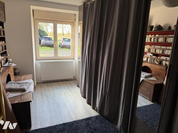 A 1.5 KMS DU CENTRE DE THEIX