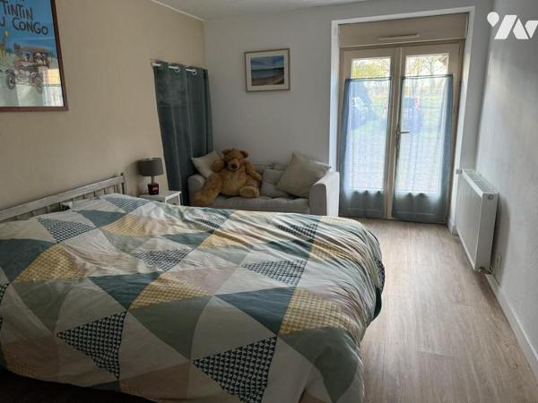 A 1.5 KMS DU CENTRE DE THEIX