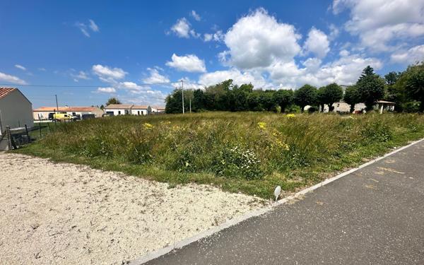 Terrain à vendre    Thénac