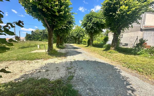 Terrain à vendre    Thénac