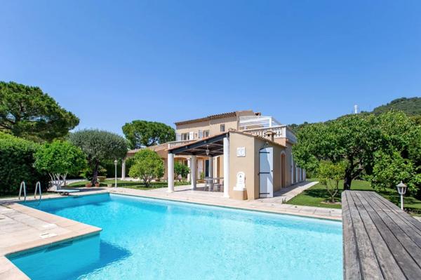 Villa avec un emplacement d'exception