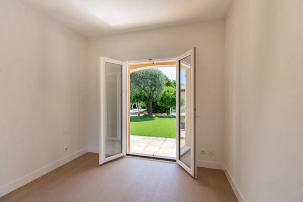 Villa avec un emplacement d'exception