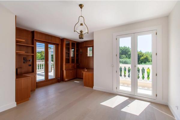 Villa avec un emplacement d'exception