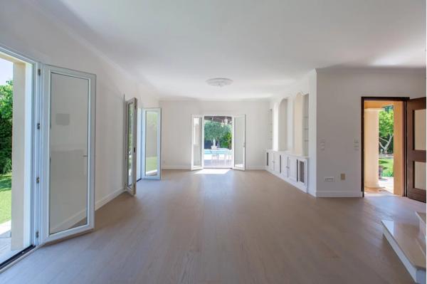 Villa avec un emplacement d'exception