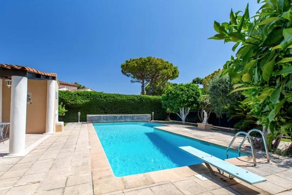 Villa avec un emplacement d'exception