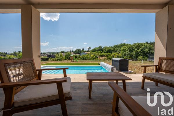 Maison à vendre 4 pièces 133 m² Saint-Étienne-de-Fontbellon