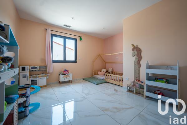 Maison à vendre 4 pièces 133 m² Saint-Étienne-de-Fontbellon