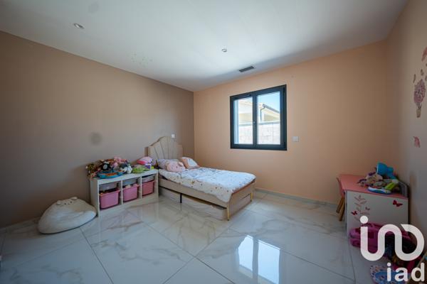 Maison à vendre 4 pièces 133 m² Saint-Étienne-de-Fontbellon