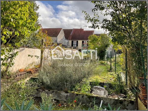 Maison centre village, jardin, 5 chambres