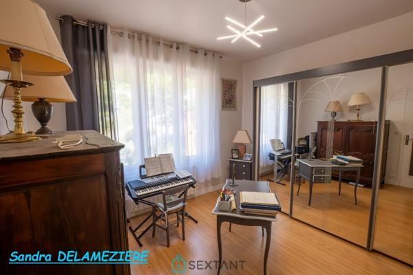 BEAU PAVILLON FAMILIAL 5 CHAMBRES AVEC VIE DE PLAIN-PIED – SANS VIS-À-VIS