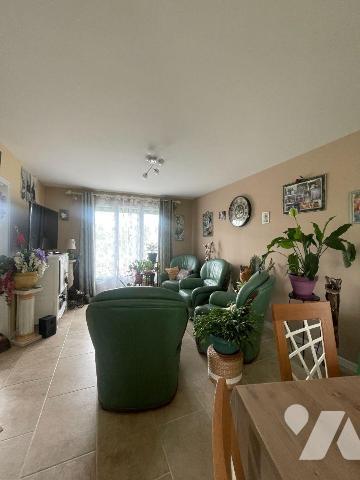 A ACHETER sur la commune d'ARCISSES (Brunelles)

Un pavillon soigneusement entretenu, compren...