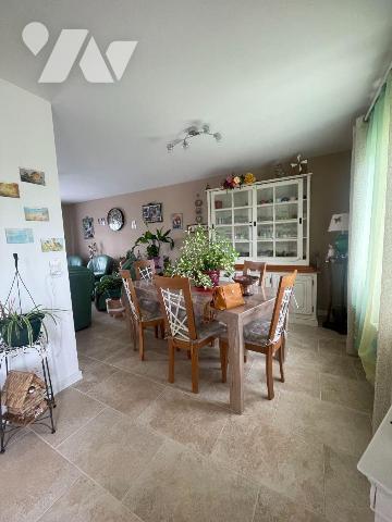 A ACHETER sur la commune d'ARCISSES (Brunelles)

Un pavillon soigneusement entretenu, compren...