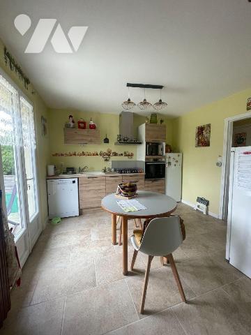 A ACHETER sur la commune d'ARCISSES (Brunelles)

Un pavillon soigneusement entretenu, compren...