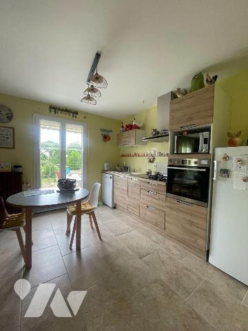 A ACHETER sur la commune d'ARCISSES (Brunelles)

Un pavillon soigneusement entretenu, compren...