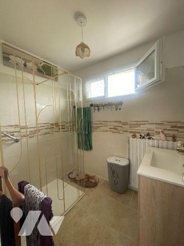 A ACHETER sur la commune d'ARCISSES (Brunelles)

Un pavillon soigneusement entretenu, compren...