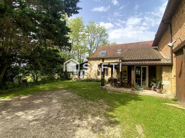 Corps de ferme, gîte et piscine Siorac en Périgord