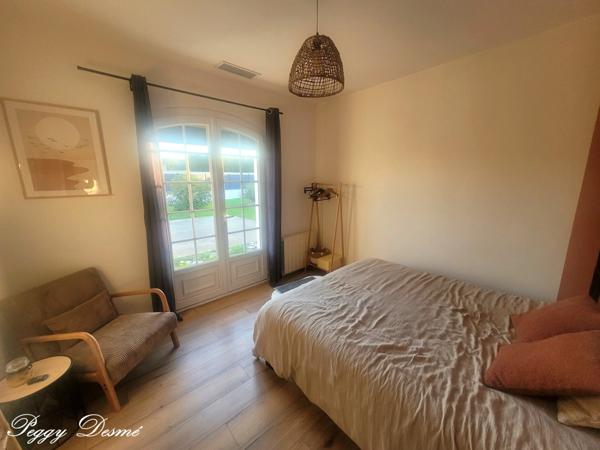 Maison meublée à louer 6 pièces SAINT XANDRE (17) - 4 chambres dont 1 suite parentale, bureau - Piscine - Garage 42 m2