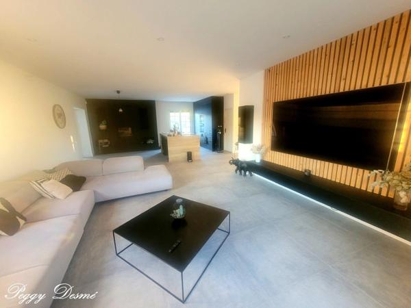 Maison meublée à louer 6 pièces SAINT XANDRE (17) - 4 chambres dont 1 suite parentale, bureau - Piscine - Garage 42 m2