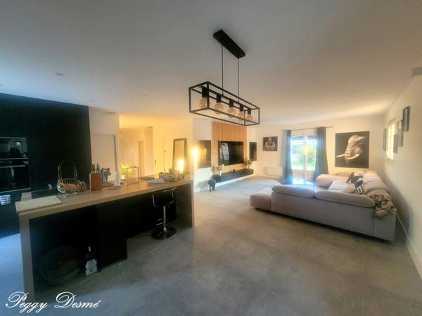 Maison meublée à louer 6 pièces SAINT XANDRE (17) - 4 chambres dont 1 suite parentale, bureau - Piscine - Garage 42 m2