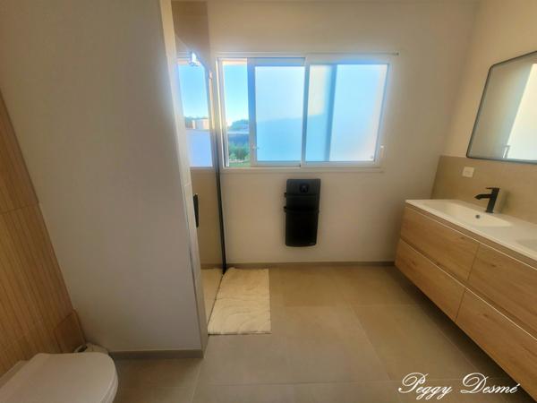 Maison meublée à louer 6 pièces SAINT XANDRE (17) - 4 chambres dont 1 suite parentale, bureau - Piscine - Garage 42 m2