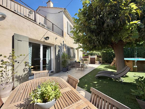 VALLABREGUES - MAISON 5 PIECES - JARDIN - GARAGE - PISCINE