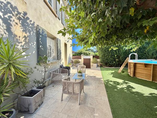 VALLABREGUES - MAISON 5 PIECES - JARDIN - GARAGE - PISCINE