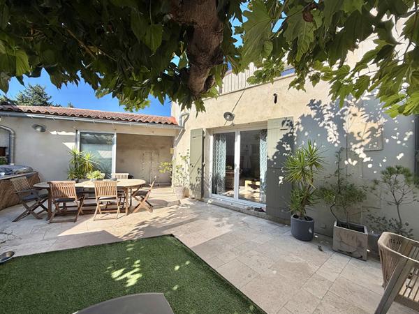 VALLABREGUES - MAISON 5 PIECES - JARDIN - GARAGE - PISCINE