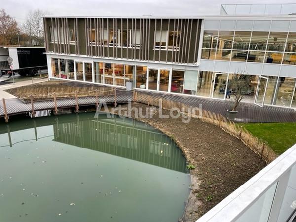 Bureaux à louer à Wasquehal accès 24h24 espaces partagés et parking