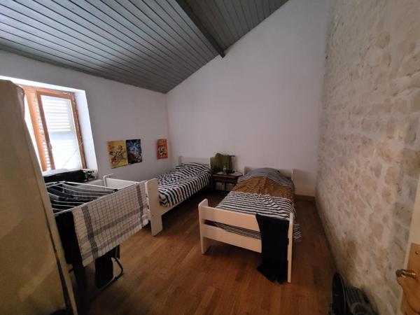 La Rochelle (17000) La Rochelle Secteur des Minimes - Bongraine Maison ancienne d'environ 100 m² 3 chambres