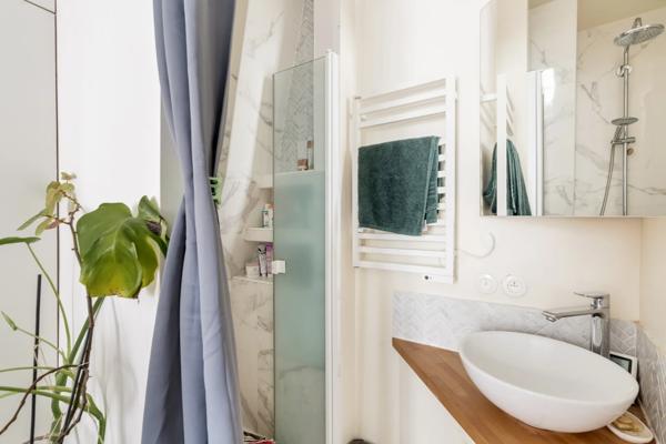 Appartement Paris 18 e - JOSEPH DE MAISTRE / MARCADET