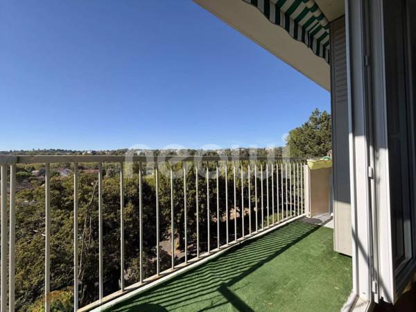 T3 traversant de 65 m² avec balcon, Cuire-le-Bas