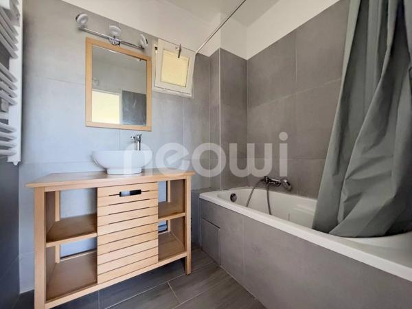 T3 traversant de 65 m² avec balcon, Cuire-le-Bas