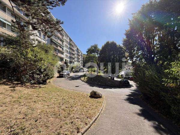 T3 traversant de 65 m² avec balcon, Cuire-le-Bas