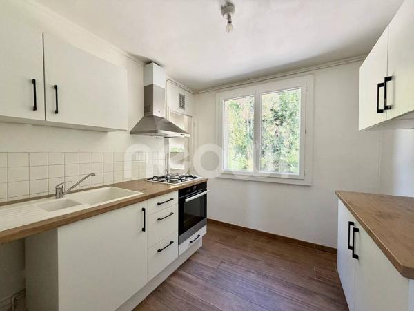 T3 traversant de 65 m² avec balcon, Cuire-le-Bas