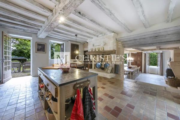 Vente exclusive : ancien domaine de cognac entièrement rénové près d’Angoulême.